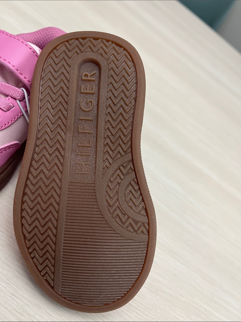 New Tommy Hilfiger Girls' Pink Velcro & Lace Low-Top Sneakers - Picture 4 of 7
